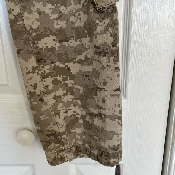 Camo Cargo Pants Size 32 - Picture 6 of 11